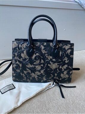 **AUTHENTIC GUCCI ARABESQUE HANDBAG**